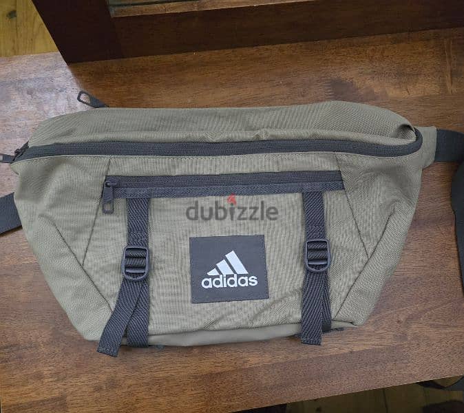 shoulder bag waist bag Adidas  استخدام ساعات شنطه وسط كتف كبيره الماني 10