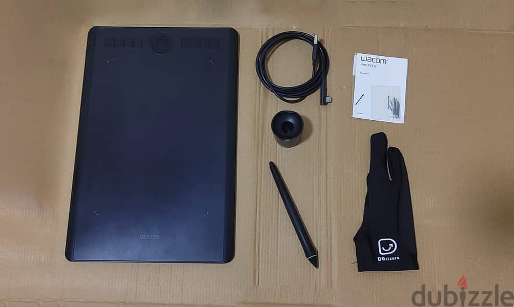 Wacom Intuos Pro PTH-660-N (Medium, Black) 0