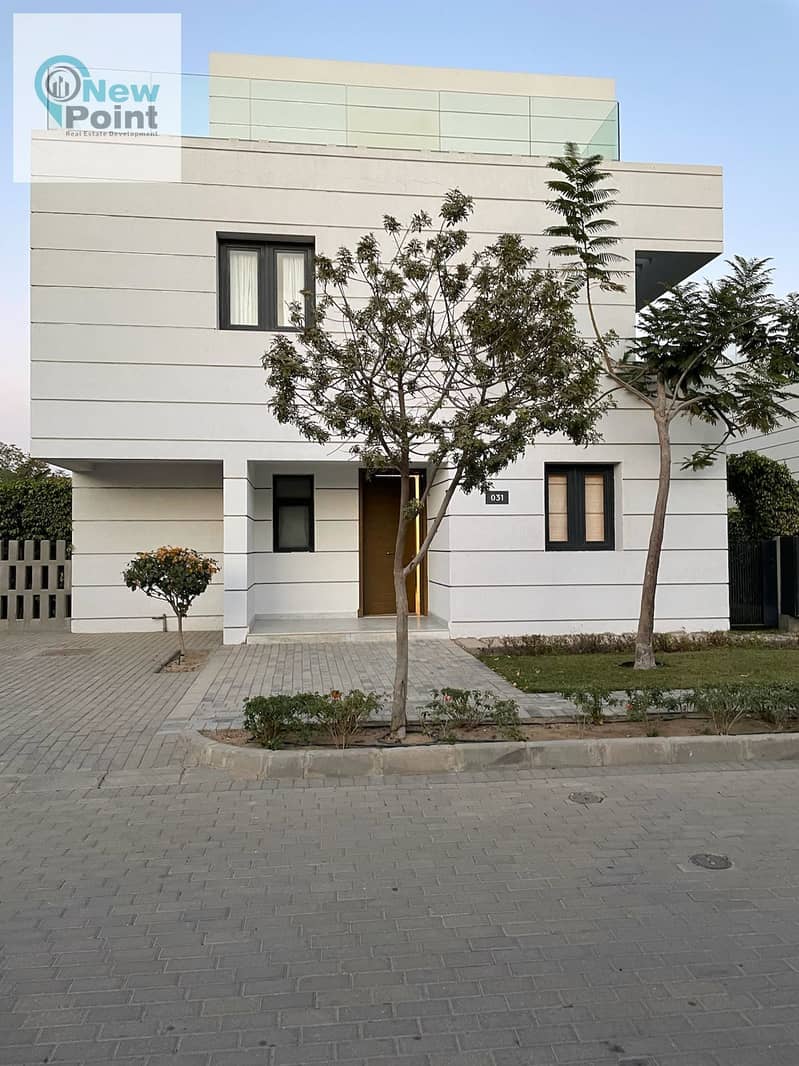 Own a standalone villa, immediate delivery, fully finished, in Al Burouj Compound, Shorouk City #Fully_finished villa, prime location 0