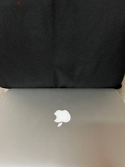 Macbook Air 2017 Like New - Box Included