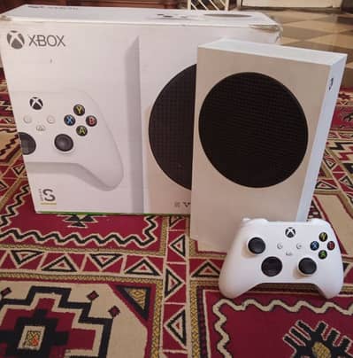 Xbox series s بحاله ممتازه