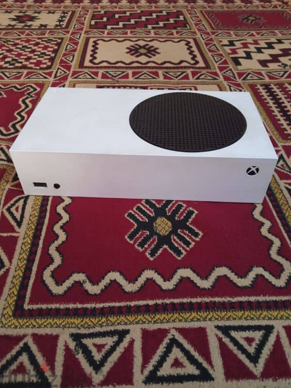 Xbox series s بحاله ممتازه 1