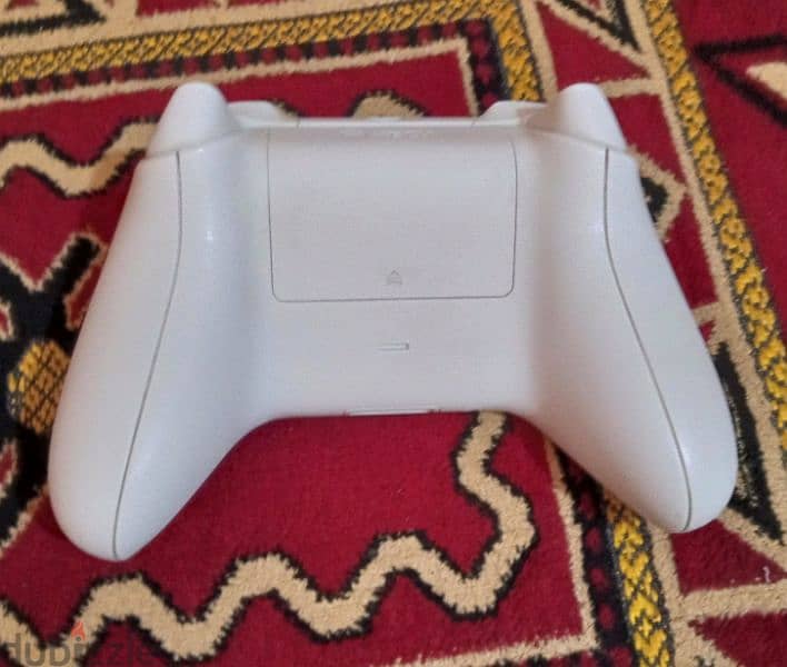 Xbox series s بحاله ممتازه 4