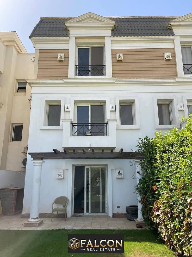 Townhouse villa (corner) in Mountain View Compound in 6th of October, 5 minutes from Mall of Arabia 0