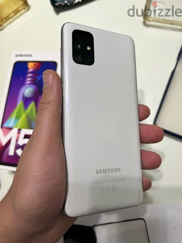 عملاق السامسونج Galaxy M51 البطارية ال ٧٠٠٠ امبير بدون خربوش 7