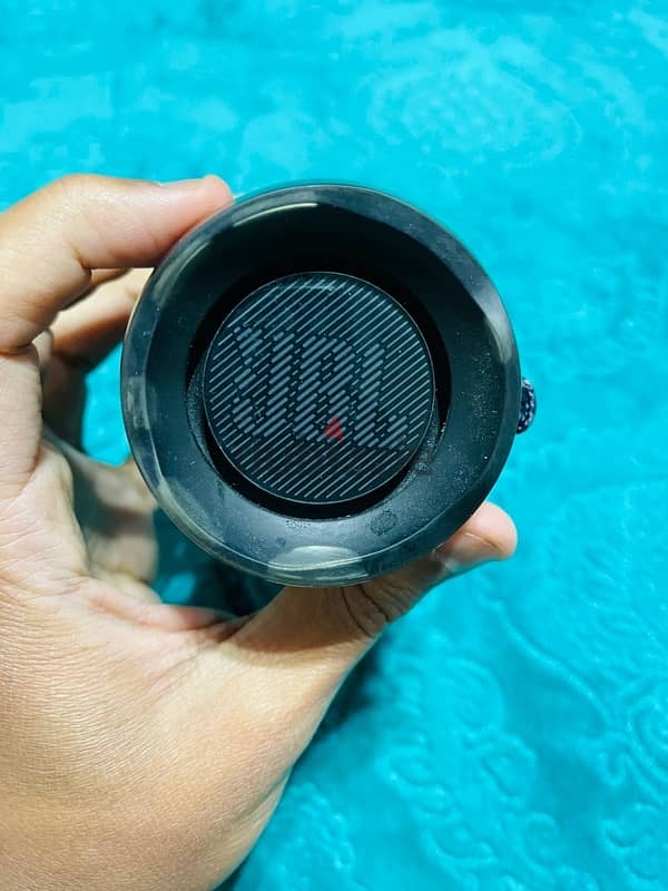 سماعة سبيكر جي بي ال ٤ بحاله ممتازه JBL FLIP 4 3