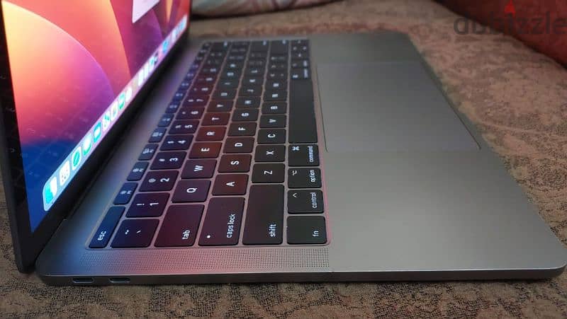 MacBook pro 2017 zero zero 7