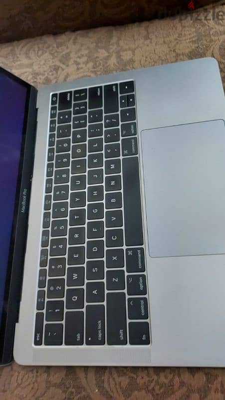 MacBook pro 2017 zero zero 5