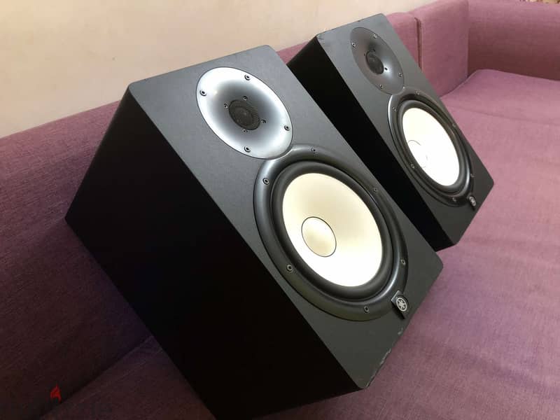 Yamaha HS8 Studio Monitors 4