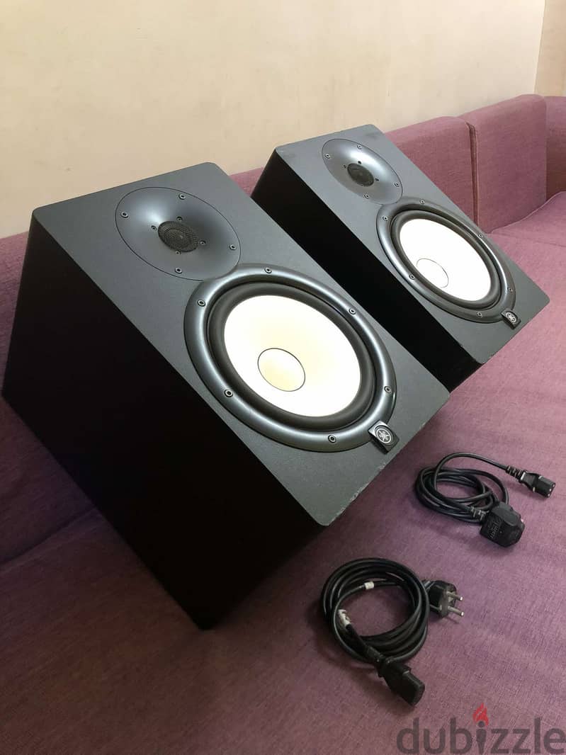 Yamaha HS8 Studio Monitors 5