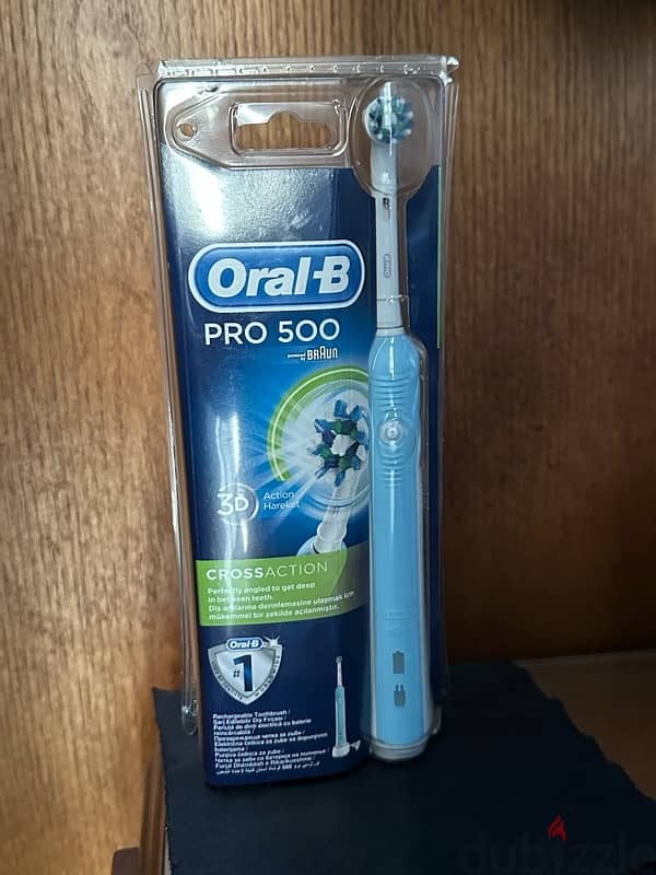 Oral B Pro 500 فرشة أسنان كهرباء جديدة مع الشاحن 1