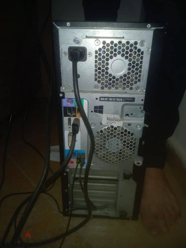 PC بأكمل مشتملاته بشاشة فاجرة 2