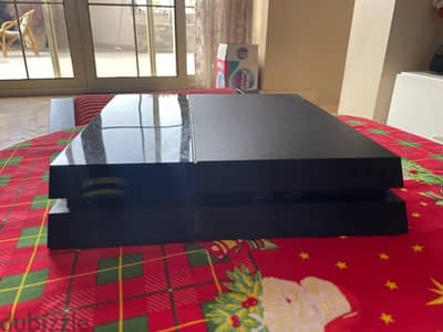 Playstation 4 (great condition)