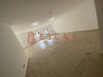 Empty apartment for rent in Al-Rehab, 285 square meters, ground floor, fifth stage