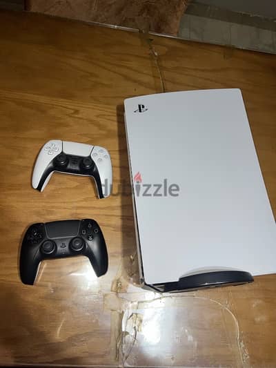 PS 5 DIGITAL USED AS NEW