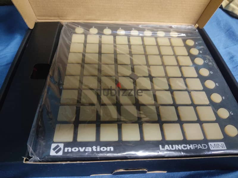 Novation Launchpad Mini MK2 2