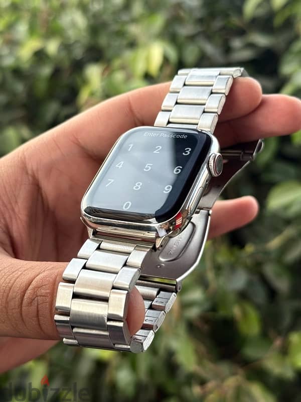 apple watch series 8 stainless steel 45 MM - ابل واتس سيريس ٨ ستانلس٤٥ 0