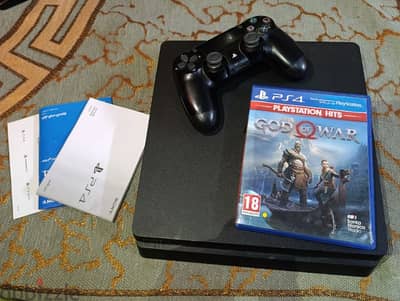 playstation 4slim 1tb +دراعه الاصلي +وصلاته الاصليه +يعتبر مش مستعمل