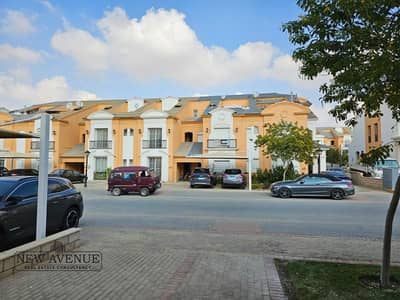 Townhouse Middle for sale in Layan compound Golden Square, View Landscape, Delivered, Core & shell