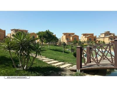 Ready to move Overlooking Lake standalone villa in Dyar New Cairo, 4 bedrooms (2 master), 3 bathrooms