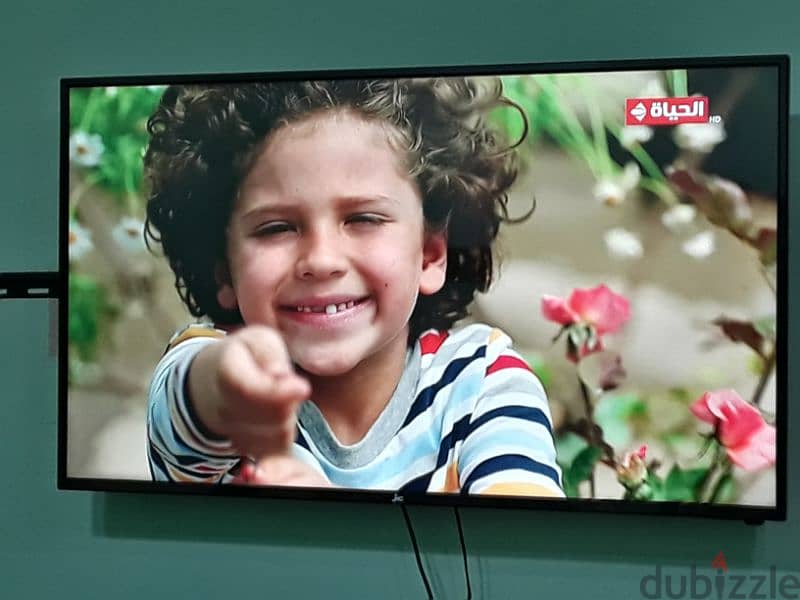 بحاله الزيرووو كلجديده حرفيا  شاشه 32بوصهFULL HD/LED حاله ممتازه 7