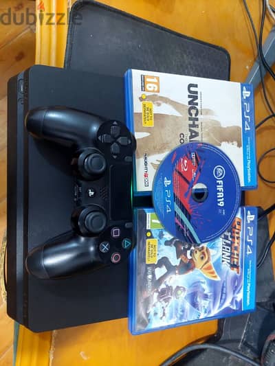 ps4 slim 500G + one controller + 10 games