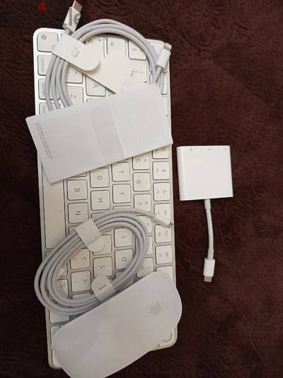 Apple accessories set