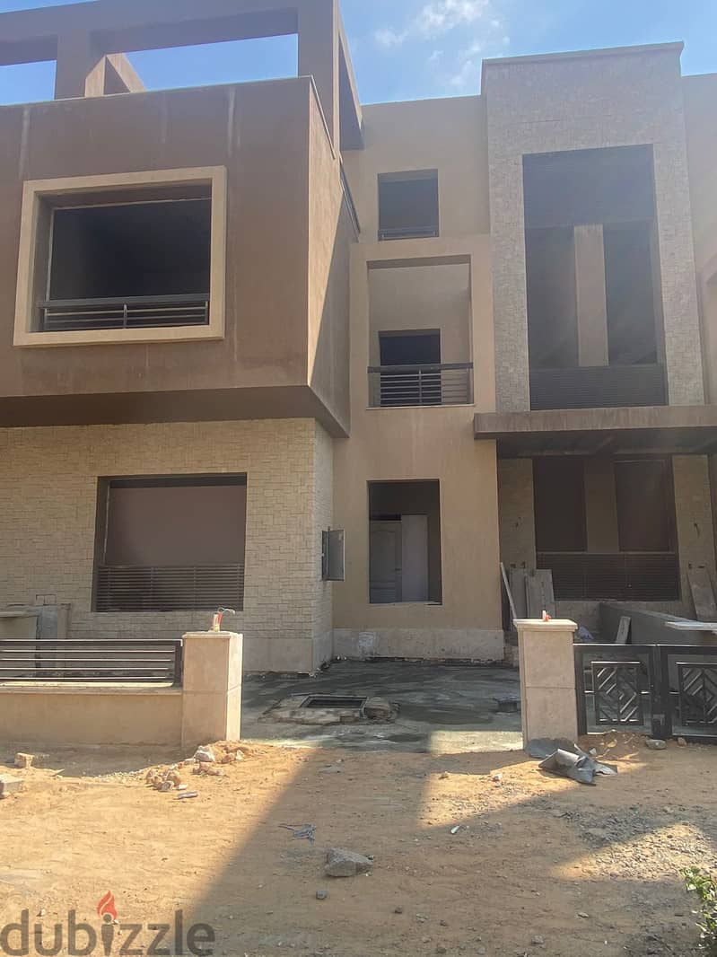 town house for sale in new giza- فيلا للبيع في نيو جيزة 0