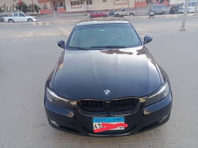 BMW 320i ( 2010 )