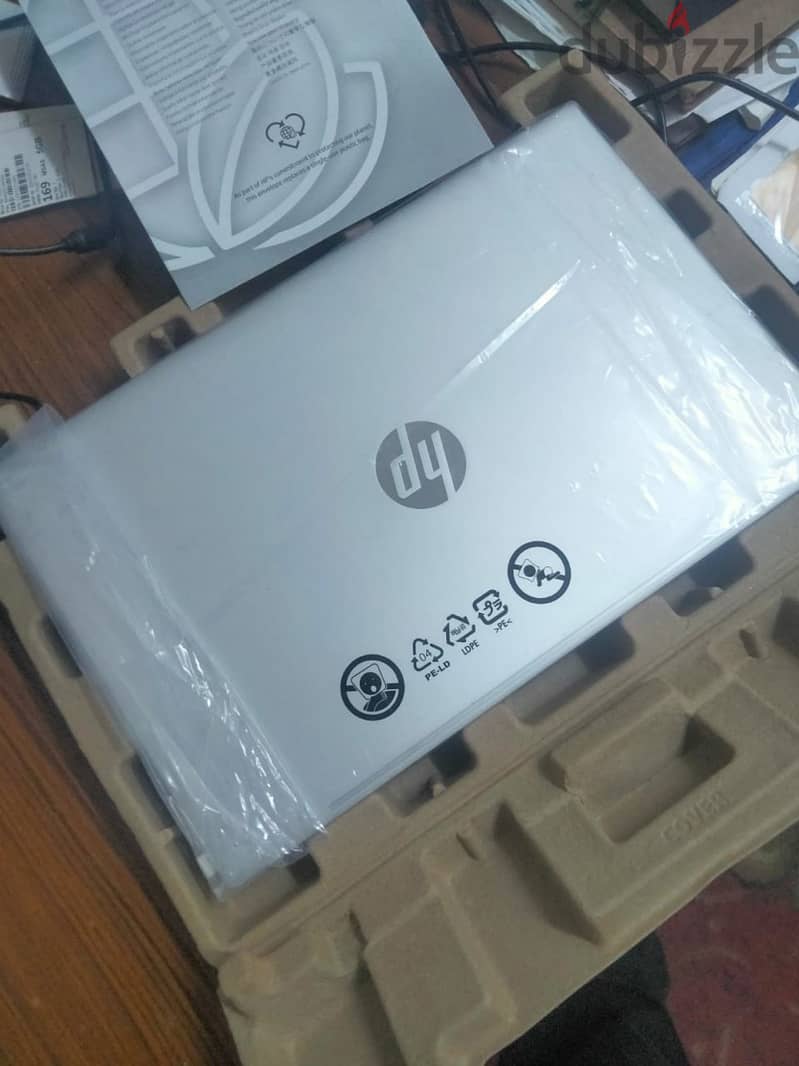 HP Laptop new 4