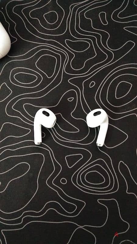 سماعه airpods gen 3 اصليه 4