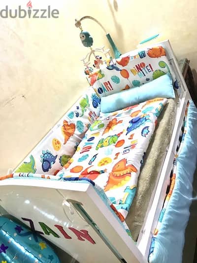 سرير أطفال (baby bed)