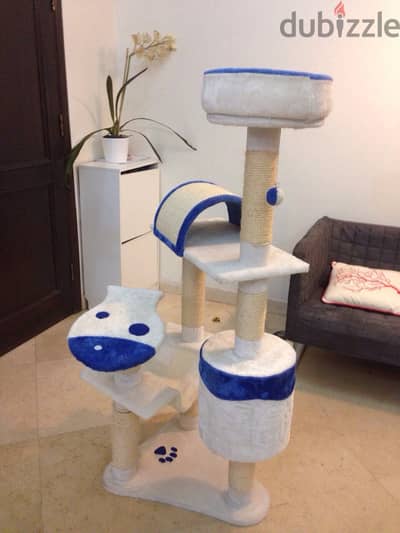 بيت قطط مستورد رائع بسعر مميز  CAT TOWER