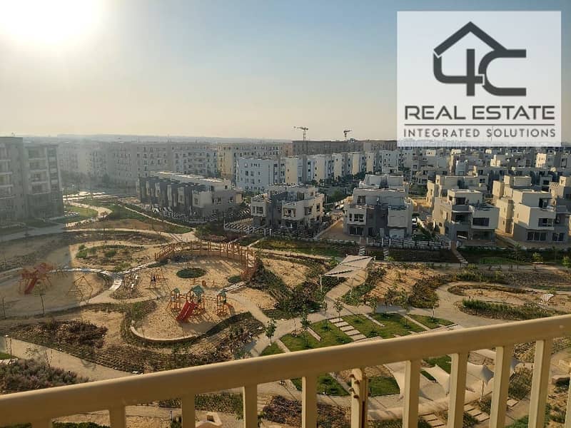 Apartment 212 m for Sale at Hyde Park New Cairo in phase HPR  view on landscape with down payment and installments 0