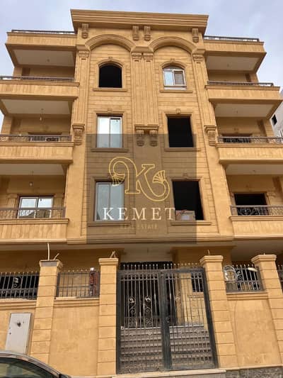 Apartment for sale, ready to move in, fully metered, 185 square feet, semi-finished, in a prime location in Al-Andalus, Fifth Settlement, New Cairo.