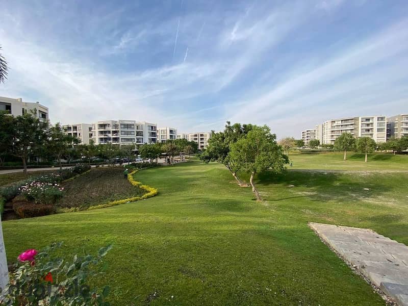 Apartment with a garden and a stunning golf view for sale in the First Settlement 0