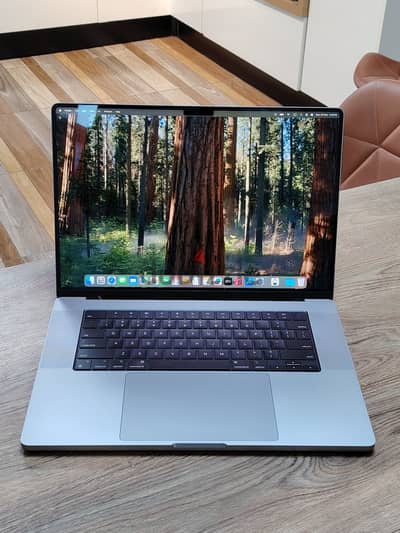 MacBook Pro (16-inch, M3 Pro, 2023) RAM 18 GB SSD 512 افضل سعر وضمان