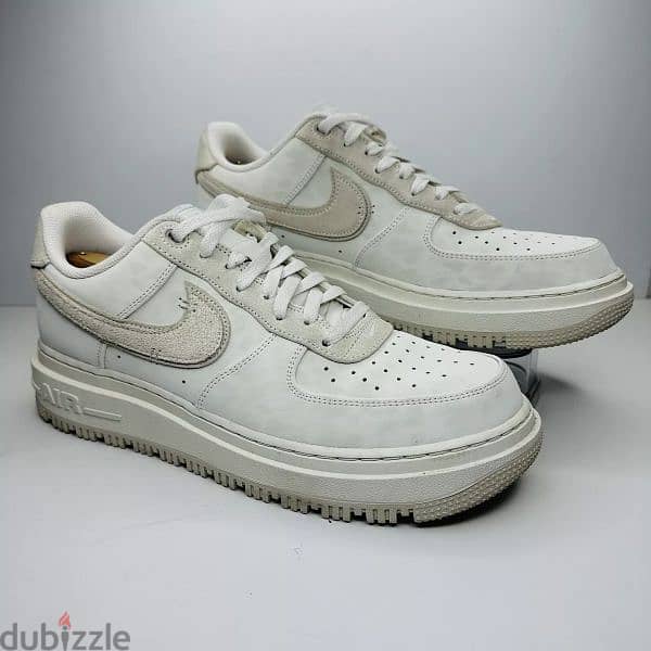 Nike Air Force 1 Luxe Mens Size 8 US Triple White Leather Sneaker 3