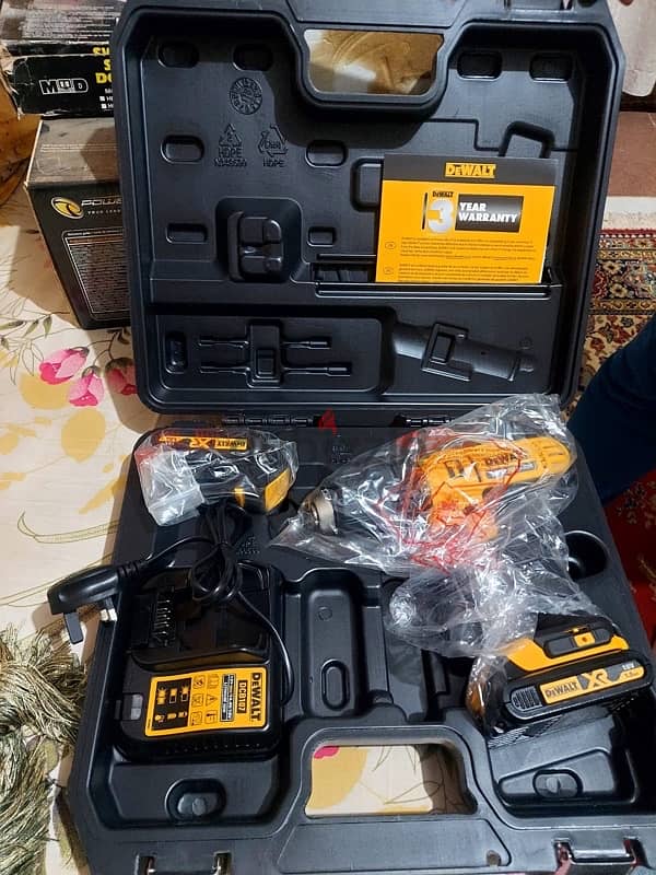 شنيور Dewalt جديد 1