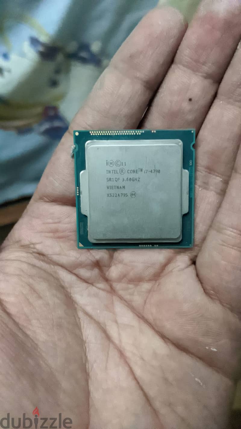 باندل كامل  بوردة : GIGA BYTE B85 - RAM 12 - I7 4790 كلهم بحالة جديدة 4