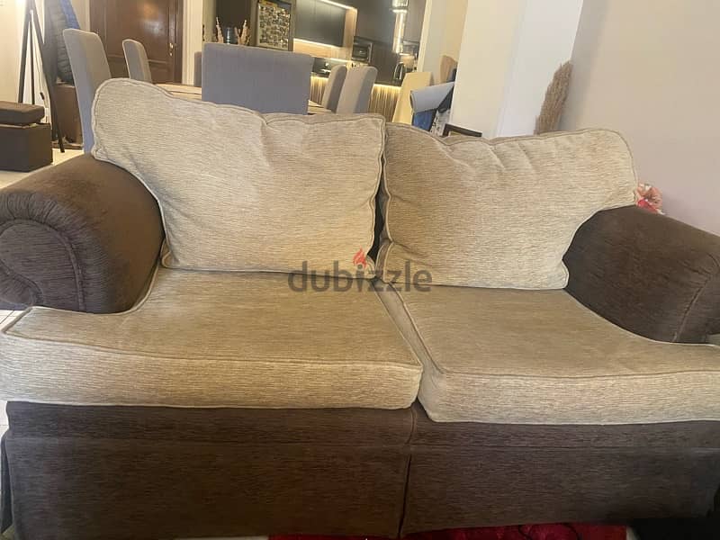 living room in a good condition انتريه/ليڤينج مستعمل بحالة جيدة جداً 3