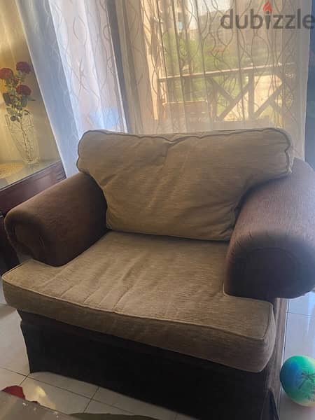 living room in a good condition انتريه/ليڤينج مستعمل بحالة جيدة جداً 4