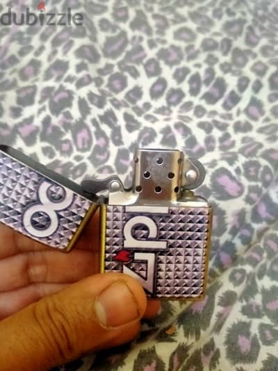 ولاعة بنزين زيبو امريكى Zippo  تحتاج إلي حجر لعدم الاستخدام