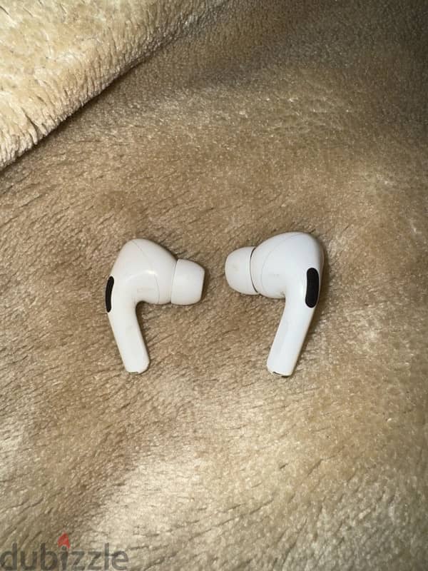 airpods pro without case 0