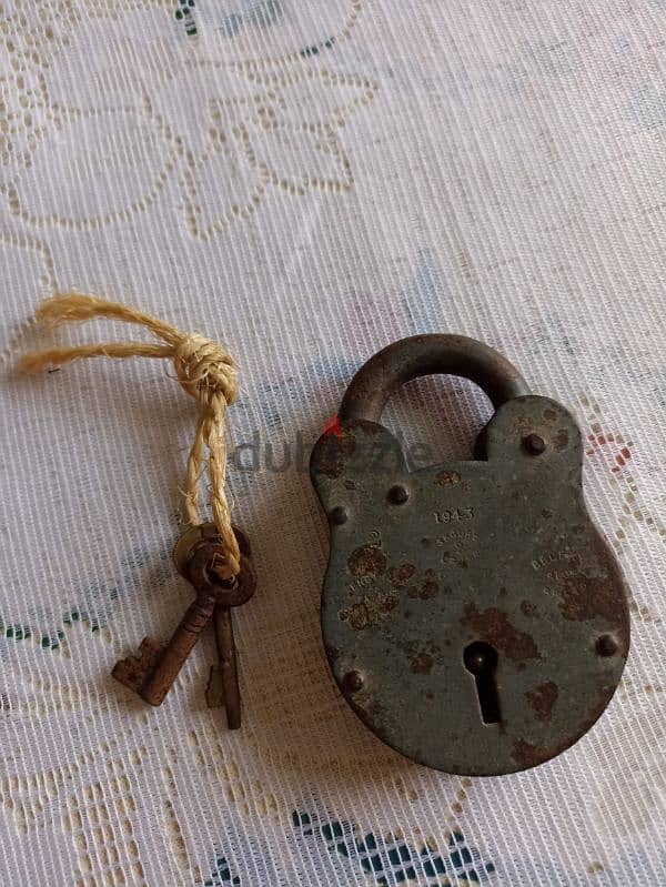 antique Lock working from 1945 1