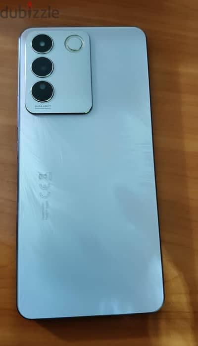 Vivo v 27e