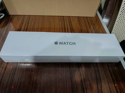 NEW SEALED Apple Watch SE Gold - GPS + Cellular