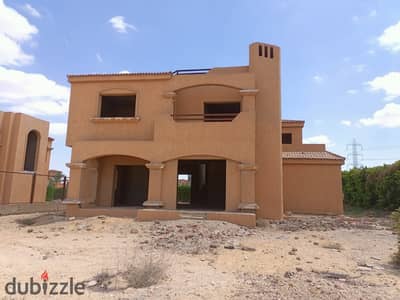 Villa for Sale in Al Nakheel Compound – Near Hyper One Desert Road and Sphinx International Airport