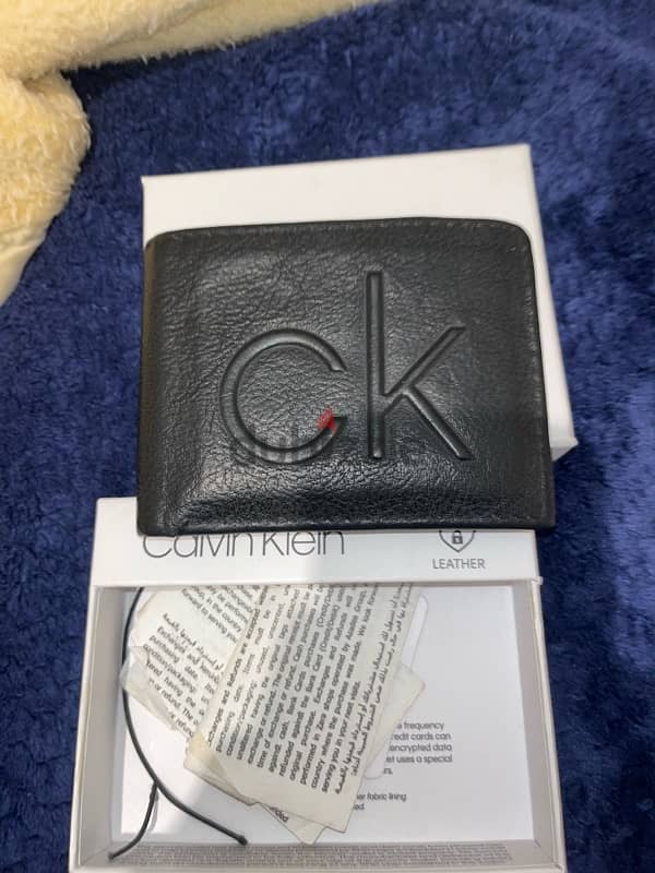 Calvin Klein wallet (original with box) 1