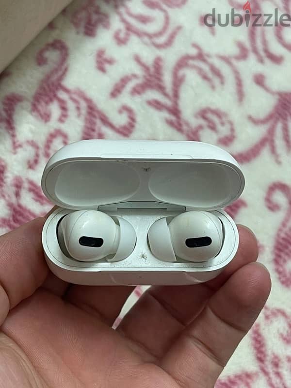 AirPods wireless charge case 0